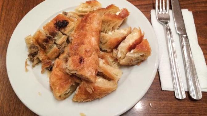 Kaç Porsiyon Kıymalı Börek Yersiniz :D Hemde Pastane Böreki Bak , Bak :D Photolu :>) ?