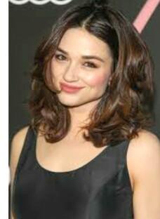 Holland Roden mi Crystal Reed mi?