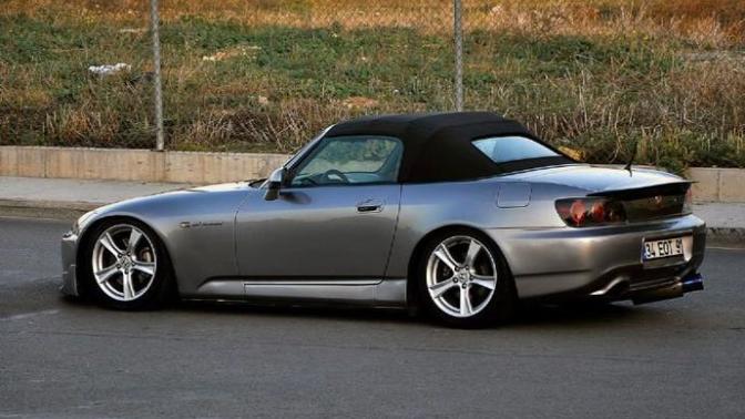 Arkadaşlar honda s2000 vergisi ne kadardır sizce bilenler var mı?