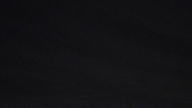 Kumsala oturup yıldızları seyretmek mi, gece kulubünde hunharca dans etmek mi?