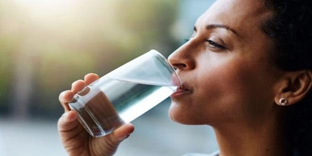 Günde 3 litre su içmek kaç kalori yaktırır? Su içmek kilo verdirir mi?