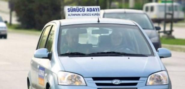 Ehliyet kursunun verdiği sürüş dersleri yeterlimi?
