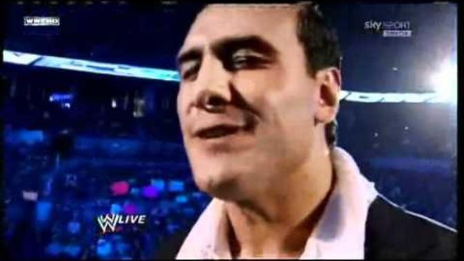 Rey Mysterio kardeşimle dalga geçilirmi?