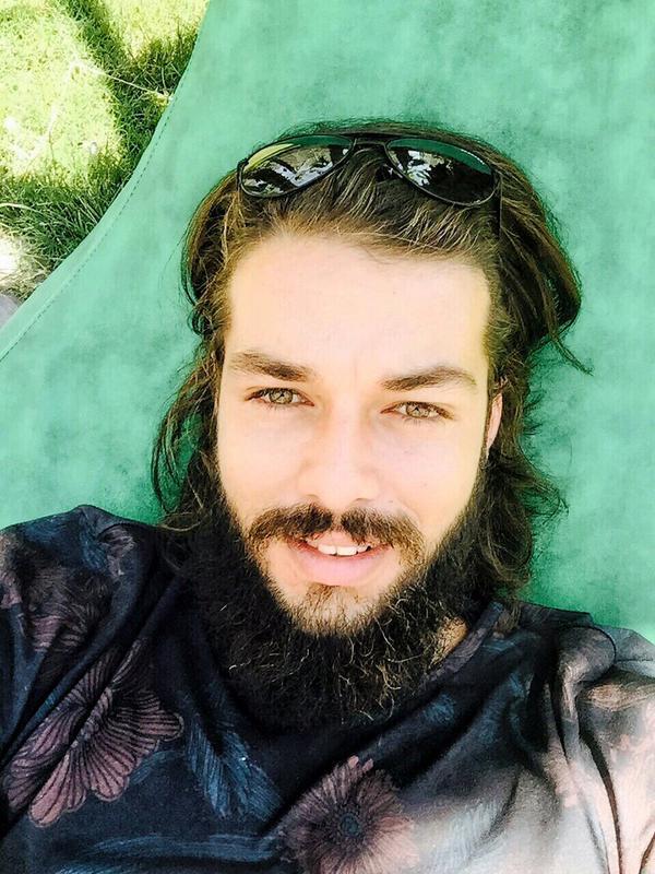 Adam her haliyle yakışıklı ya şuna bir bakın ?