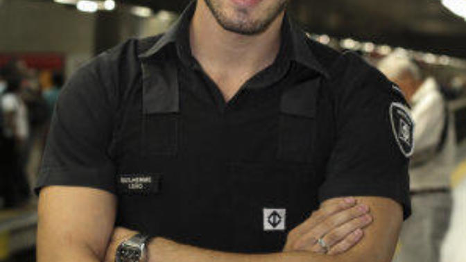 Polisler çok çekici değil mi ya <3 <3 <3 ?
