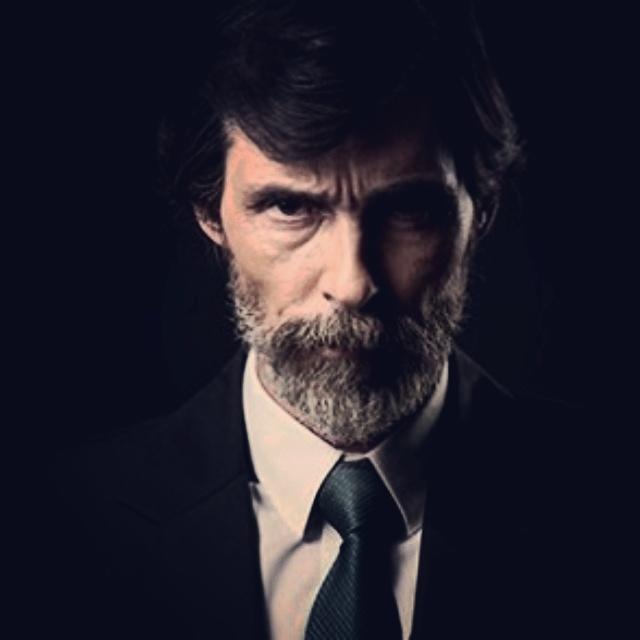 Kızlar, Uzun boylu sert yapılı esmer erkek hoşunuza gider mi yoksa kısa boylu erkek mi  ?