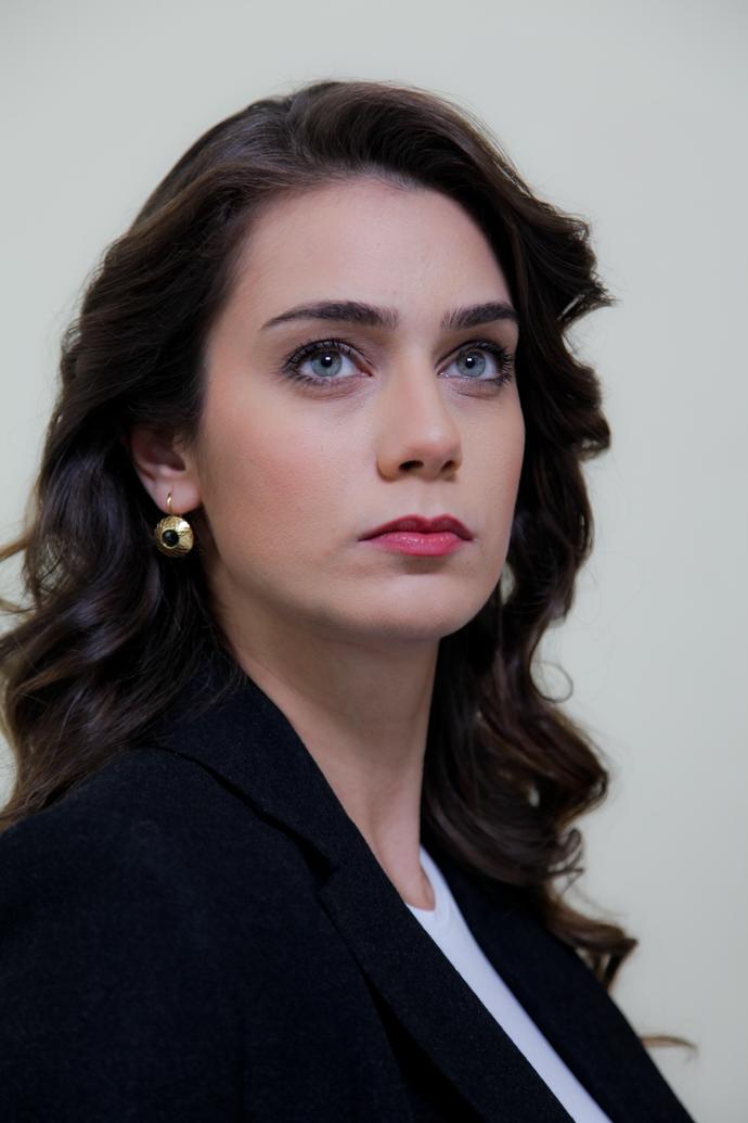 Ayşe çiğdem batur vs. Aishwarya rai?