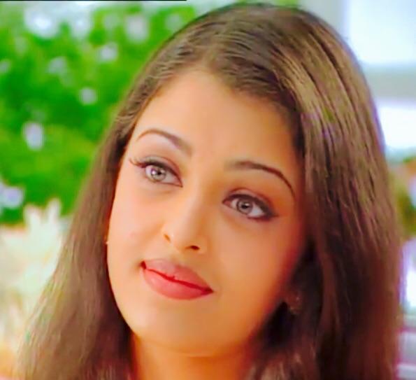 Ayşe çiğdem batur vs. Aishwarya rai ?