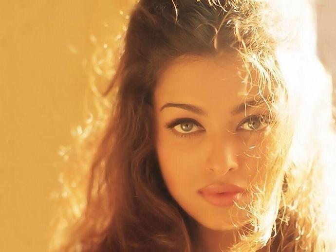 Ayşe çiğdem batur vs. Aishwarya rai?