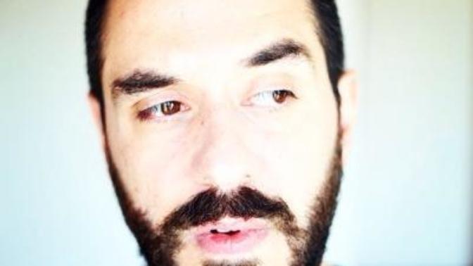 Emir benderlioğluyla birbirimize benziyormuyuz arkadaşlar?