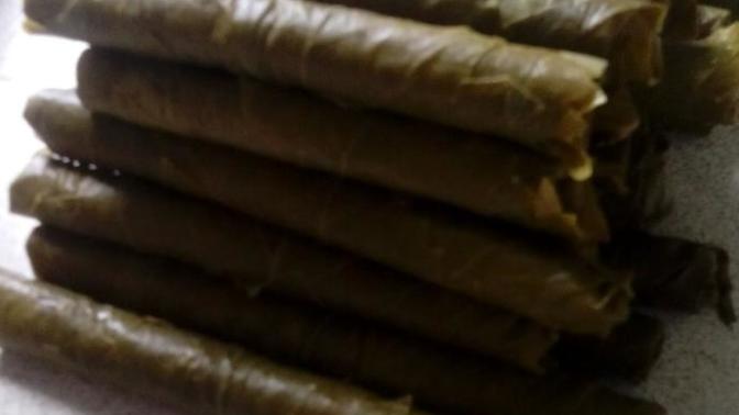 Ortamlarda sigara saran kızlar için evde sarma saran kızları üzdünüz mü cidden beyler?