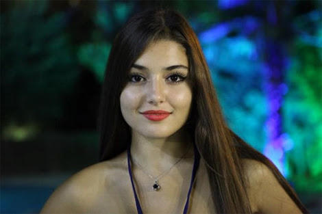 Hande Erçel çok güzel değil mi sizce de 😍 ?