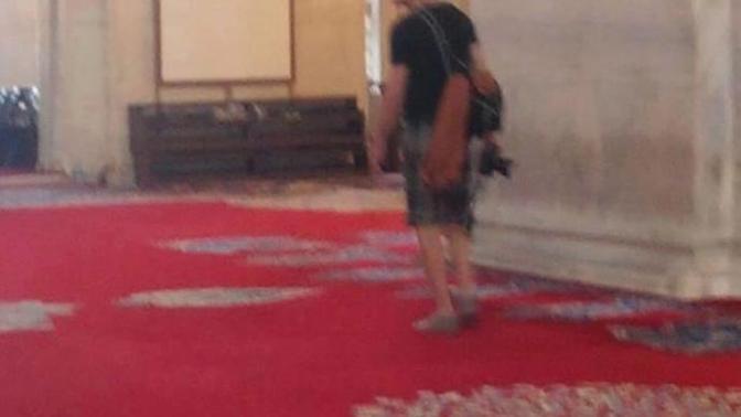 Beyler Eşinizi kız kardeşinizi annenizi saklayın bu adam türkiyeye geldi?