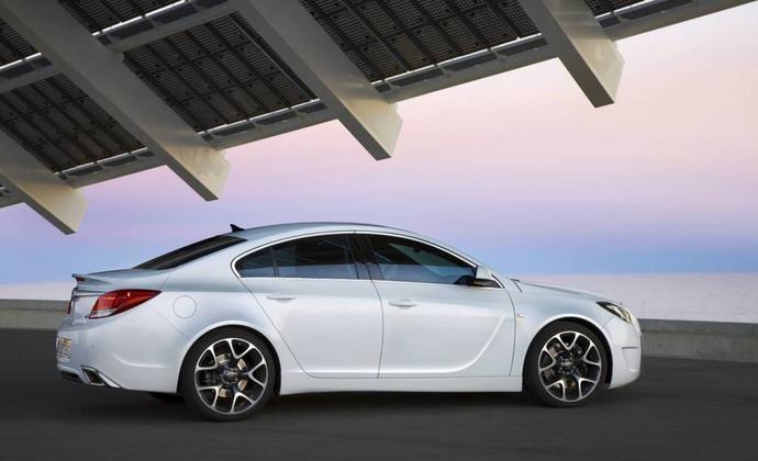 Opel Insignia mı yoksa Skoda Superb mi?