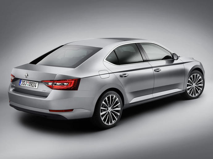 Opel Insignia mı yoksa Skoda Superb mi?
