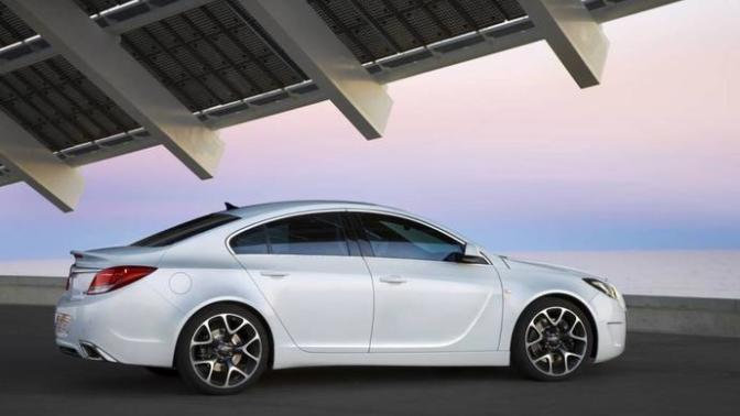 Opel Insignia mı yoksa Skoda Superb mi?
