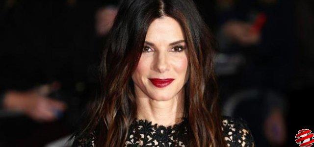 51 yaşında Sandra bullock yaşına göre taş gibi?