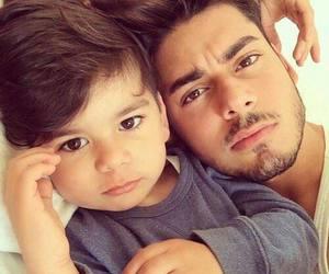 Abbas mourad insansa ben hayvanım o zaman fareyim tırtılım kediyim.Sizin beğendiğiniz tip varmı?