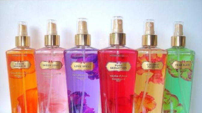 Kızlar, Victoria's Secret vücut spreylerinden kullanıyor musunuz? Hangisini önerirsiniz?