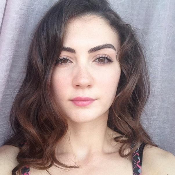 Sasha grey'i kanal d'deki gunesin kizlari adli dizide gördüm. oha  l*n . nasil bir prodüksiyon bu?
