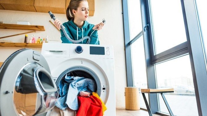 Çamaşır makinesi deterjanı ve yumuşatıcıyı içine almıyor. Ne yapmalıyım?