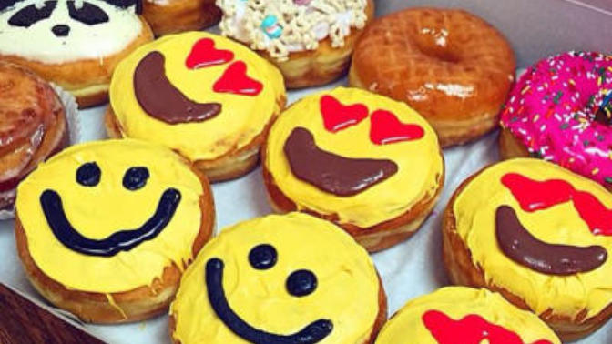 Erkeklerin emoji kullanması itici mi veya emoji kullanmak itici bişi mi¿😒😒😒?