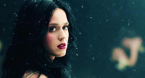 Taylor Swift mi Katy Perry mi daha güzel?