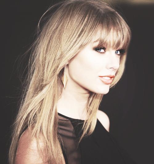 Taylor Swift mi Katy Perry mi daha güzel ?