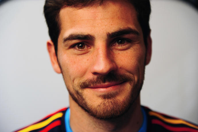 İker Casillas yakışıklı mı sizce ?