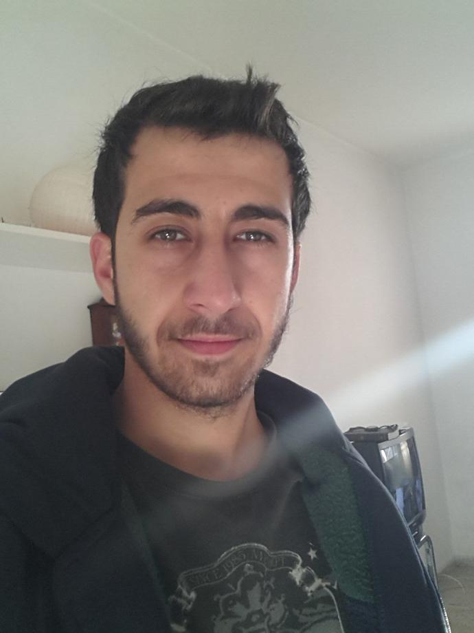 hangi kıza açılmaya kalksam yok cekio cok mu tipsizim yaşım 23 yanlızlıktan bunalıma girdim ?