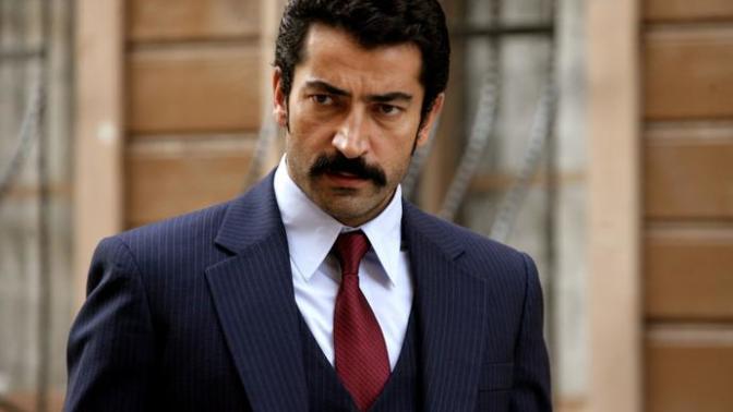 Sizce hangi erkek sarışın, beyaz tenli , esmer hangisi?