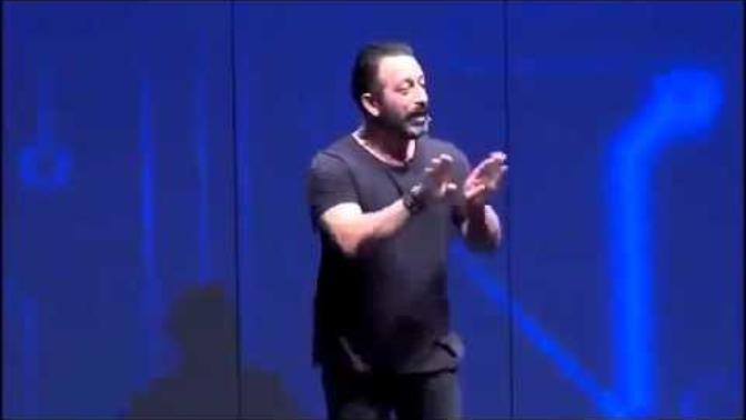 Cem yılmaz (Semiallahü limen hamideh ') SemiALLAHÜlimenhamideler dedi ve dinle dalgamı geçti?