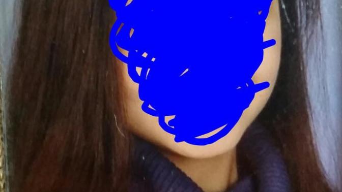 Sizce bu saç ne renk? Koyu kestane mi? Koyu kahve mi? Koyu kumral mı?