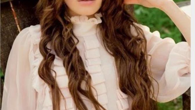 Naz Elmas mı yoksa Deniz Çakır mi daha Seksi ve güzel?