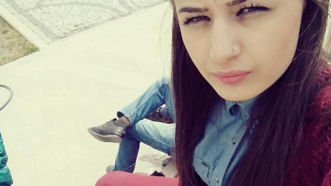 Bu kız güzel mi?