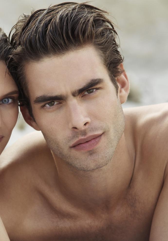 Juan Betancourt mı daha yakışıklı Jon Kortajarena mı?