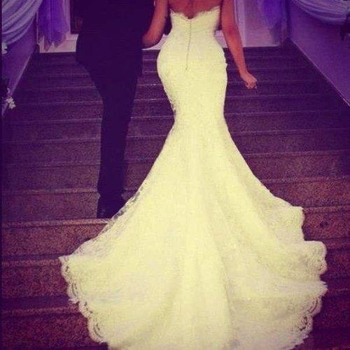 Ben gelin olmak istiyorum 😑 . Gelin  ya da  damat olmak isteyen var mi aranizda 👰👨 ?