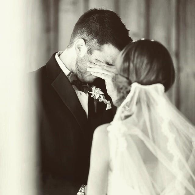 Ben gelin olmak istiyorum 😑 . Gelin  ya da  damat olmak isteyen var mi aranizda 👰👨 ?