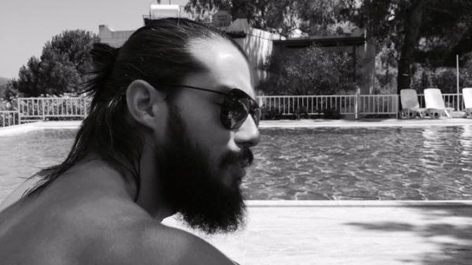 Hilmi Cem İntepe sizce de çok yakışıklı değil mi?
