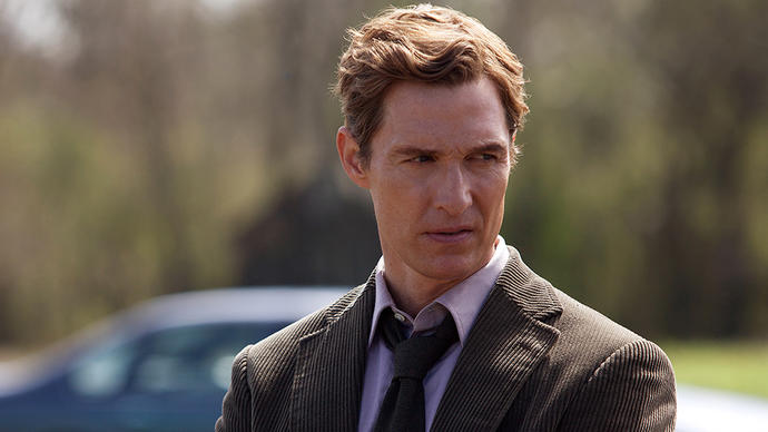 Osman pamukoğlu'nun gençliği true detective 'deki rust'a benzemiyormu?