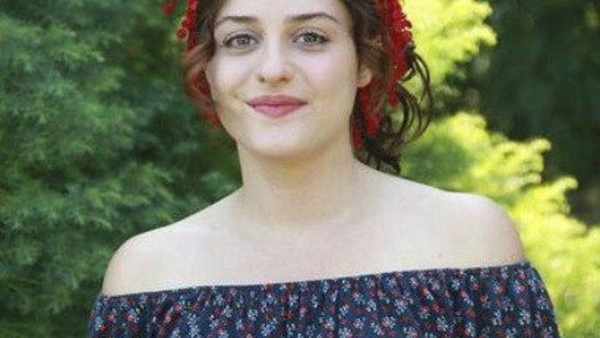 Sizce bu kız nasıl güzel mi?