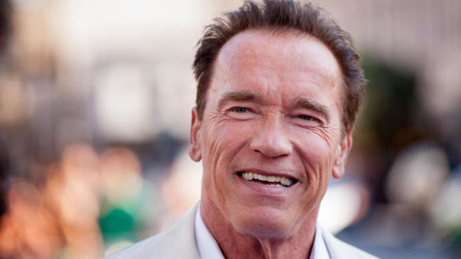 "Arnold Schwarzenegger" nasıl okunuyor?