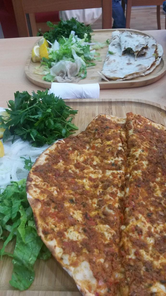 Lahmacunumun içinden kıl çıktı.  Ne yapayım ?