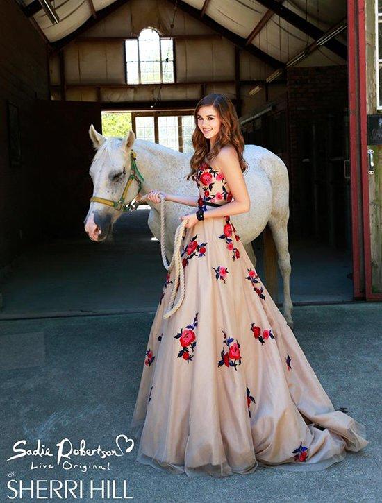Sherri Hill neden Ankara da yok? (resimli)?