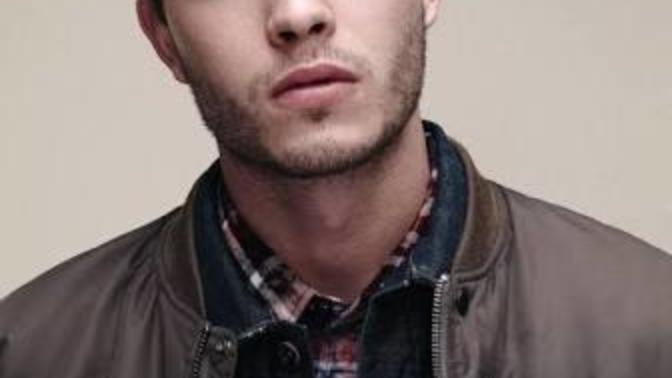 Keanu reeves ve francisco lachowski birbirine benzemiyor mu sizce?