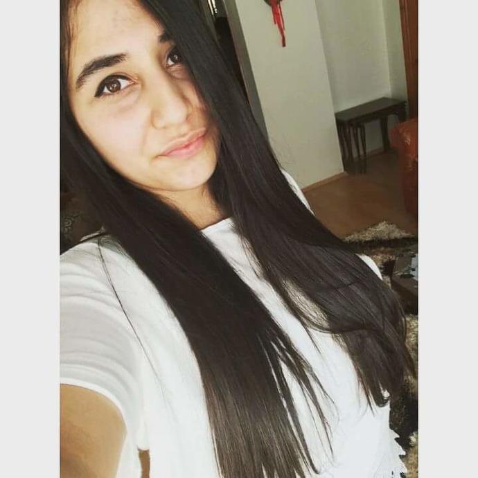 Saçlarımı boyatmak istiyorum fakat çok kararsızım ?
