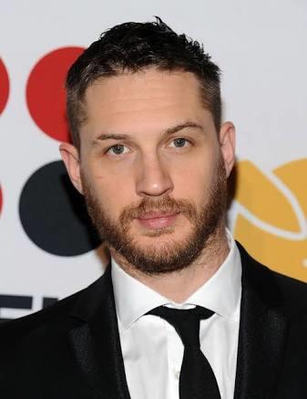 Tom Hardy? Kizlar ben bakmaya doyamiyorum bu adama sizde ayni fikirde misiniz 😔 ?