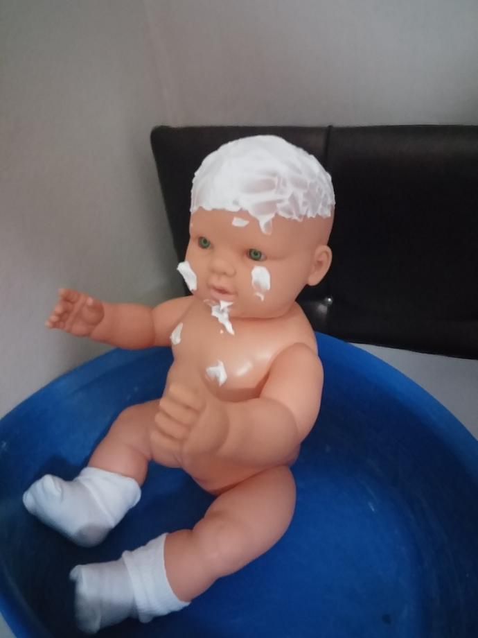 Leğende su olmadan bebek yıkanır mı (fotolu)?