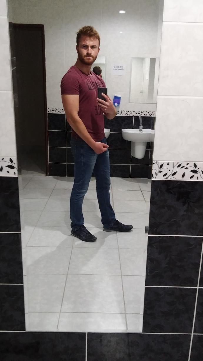 Kızlar, size gore tanismak istediginiz bir erkek kilolumu yoksa kasli mi olmali ?