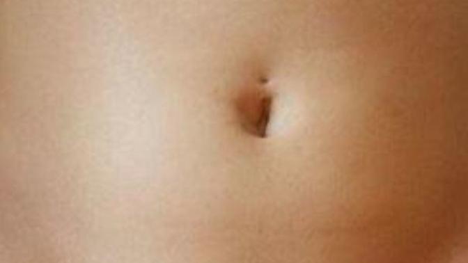 Yeni çıkardığım piercing göbeğimde iz bırakmış kendi kendine geçer mi o?